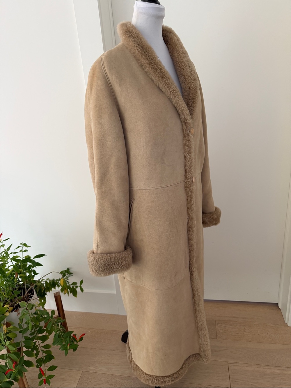 VINTAGE Shearling Suede Long Coat Neutral Beige Cozy Winter Penny Lane Boho Chic